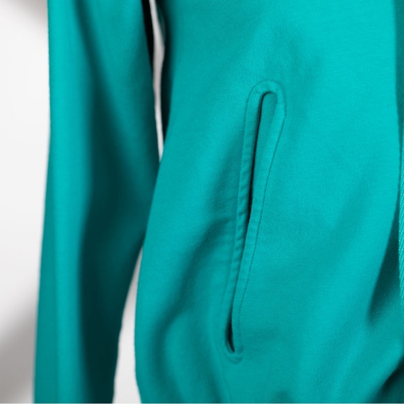 SOLD!!! 
Lululemon Turquoise Zip-Up Hoodie, Size 6 (Excellent Condition) - Picture 7 of 11
